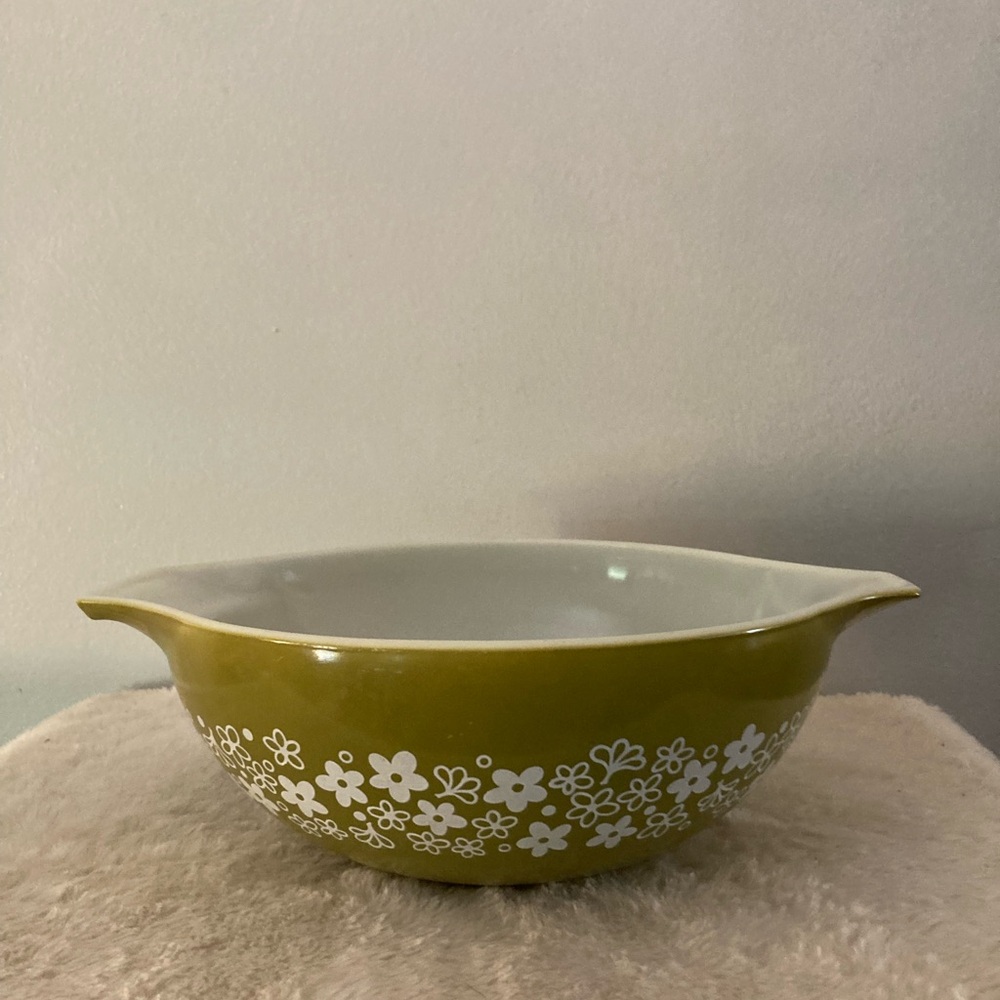 Vintage Pyrex “Spring Blossom” Olive Green Floral 4 Qt Bowl 13”